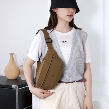 Nylon ženska torbica za prsa — lagana, svestrana crossbody torbica sa zipom, laminirana unutarnja džep, unutarnji mezzanin odjeljak, ljetno izdanje 2025