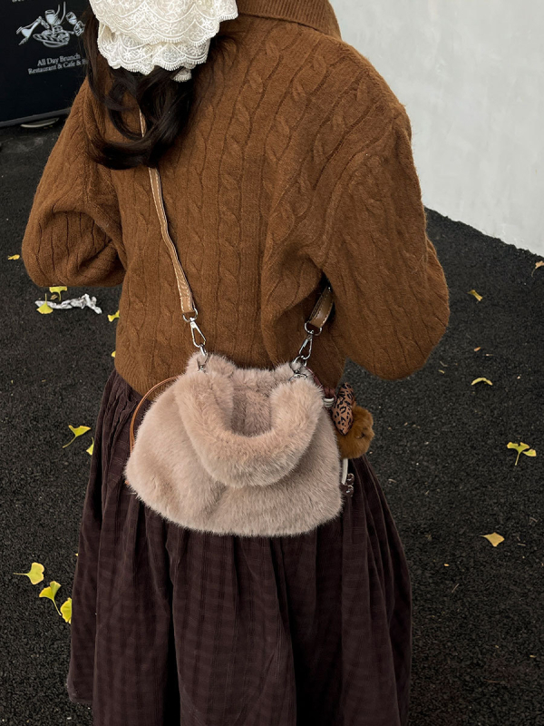 Чанта-кофа от плюш, стилна и ежедневна, магнитно закопчаване, джоб за телефон