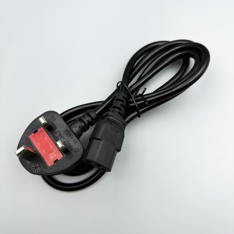 Barošanas kabelis 13A, Lielbritānijas standarts, 8-pins spraudnis ar plūmiju zieda formu, datora aizvietojošs kabelis