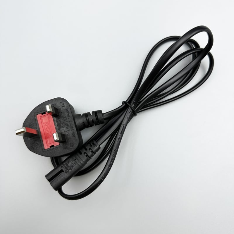 Barošanas kabelis 13A, Lielbritānijas standarts, 8-pins spraudnis ar plūmiju zieda formu, datora aizvietojošs kabelis