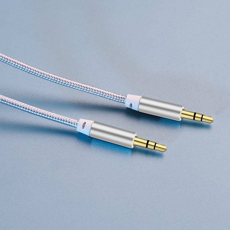 Audio kabel 3,5 mm s najlonskom pletenicom, jezgro od čelika prekriveno bakrom i niklani konektori, model YPX