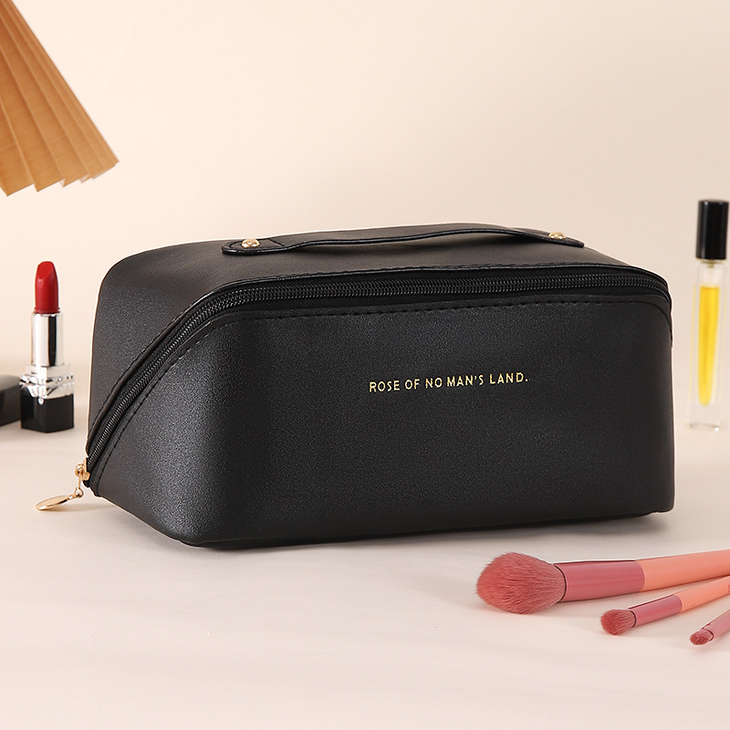 Козметична чанта за пътуване - голям капацитет, водоустойчива, разделяне сухо/мокро, износоустойчива (PVC материал; буквен принт; подплата полиестер)