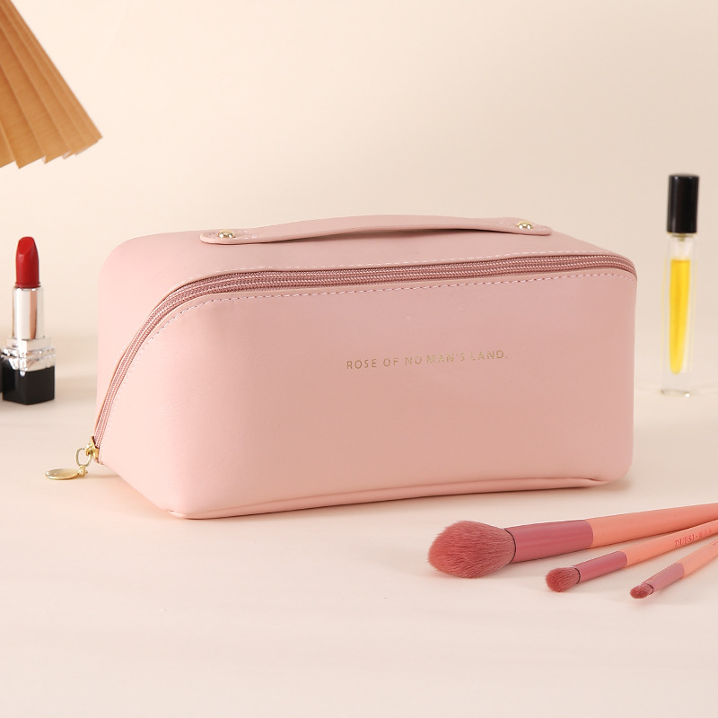 Козметична чанта за пътуване - голям капацитет, водоустойчива, разделяне сухо/мокро, износоустойчива (PVC материал; буквен принт; подплата полиестер)