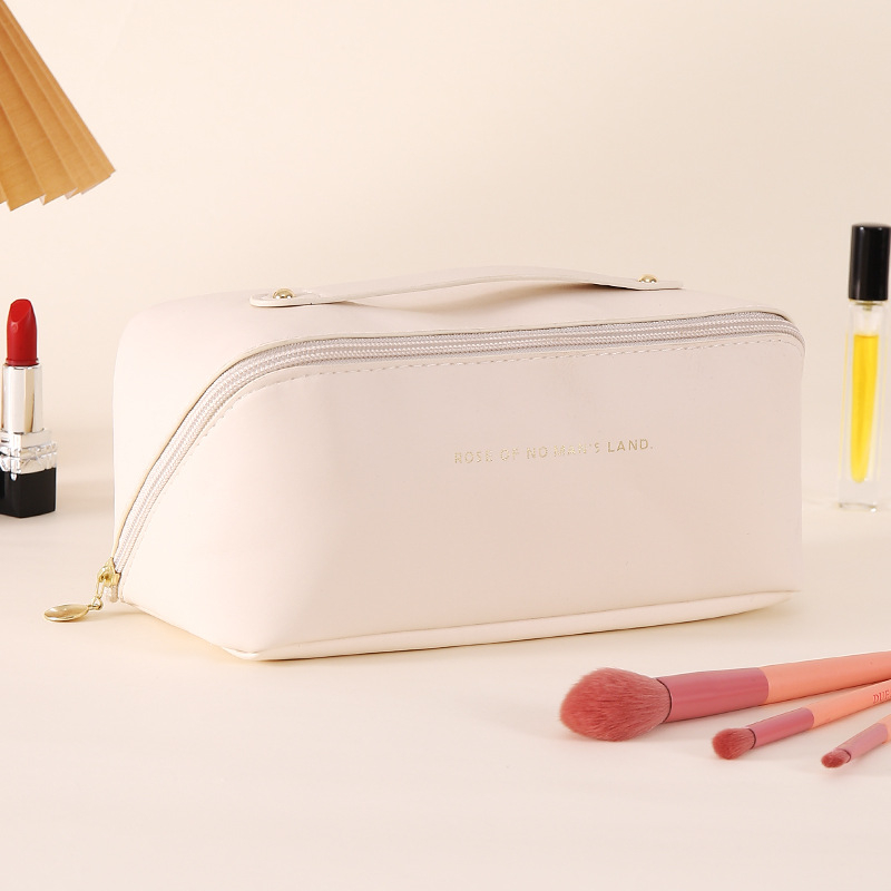 Козметична чанта за пътуване - голям капацитет, водоустойчива, разделяне сухо/мокро, износоустойчива (PVC материал; буквен принт; подплата полиестер)