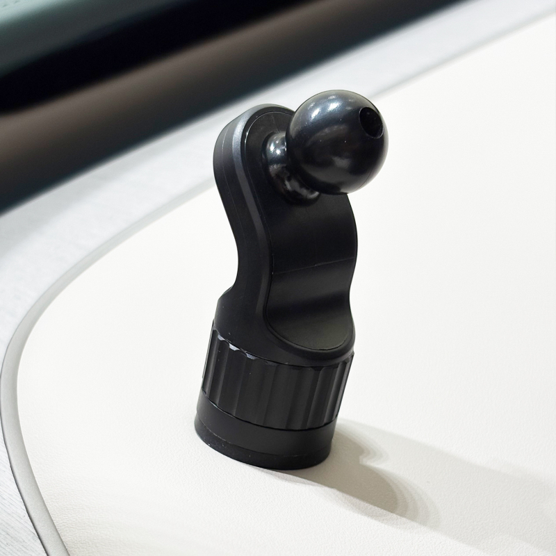 Държач за телефон за автомобилно табло, съвместим с Xiaomi Yu7, с MagSafe магнит и интерфейс за винт 1/4, монтаж с вакуумна чашка