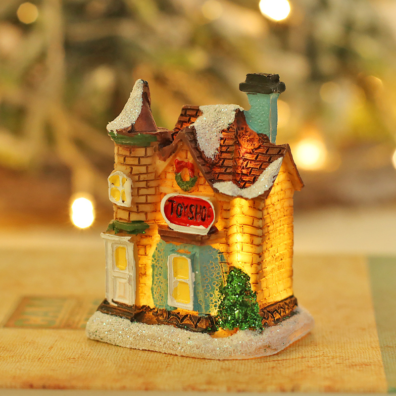 Osvijetljena božićna kućica za mini krajolik – ukras od smole