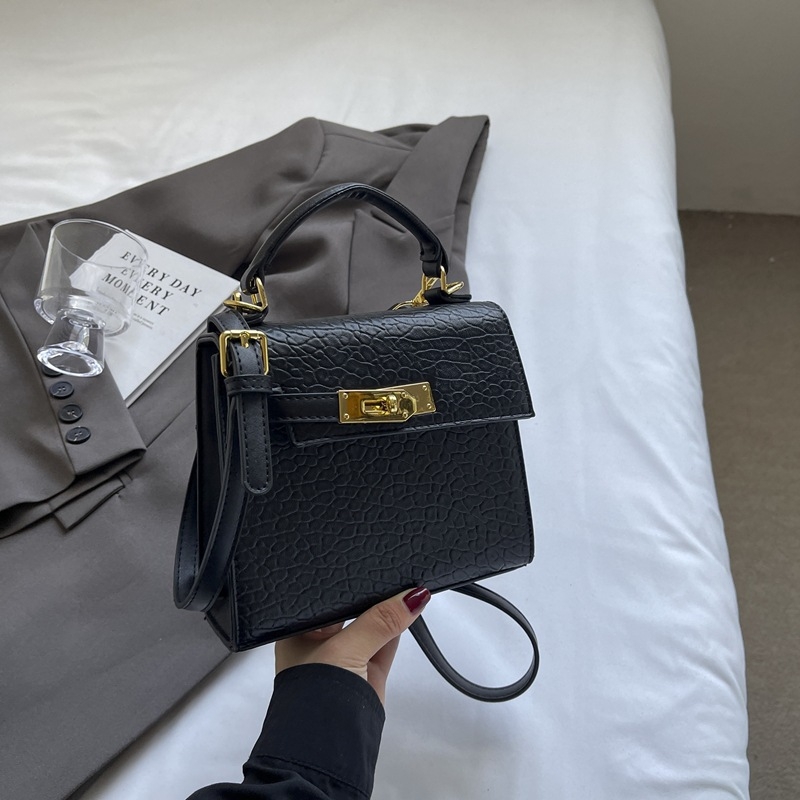 Ženska mala crossbody torbica u Kelly stilu, gradska jednostavnost, PU materijal, horizontalni kvadratni oblik, zaključavanje, bez podstave