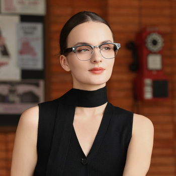 AI Ochelari cu Cameră - ramă semi-ușoară TR90 (cameră 5 MP, 16GB memorie, baterie 220mAh, greutate 37g)