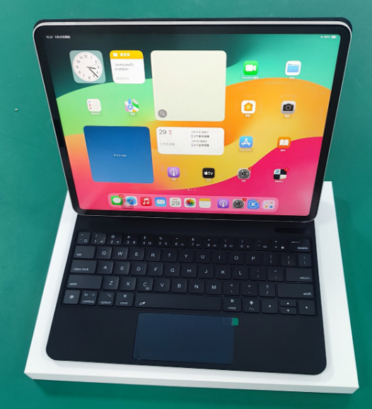 Tastatură wireless Bluetooth cu suport magnetic plutitor, compatibilă cu seriile iPad Pro și iPad Air, design ergonomic