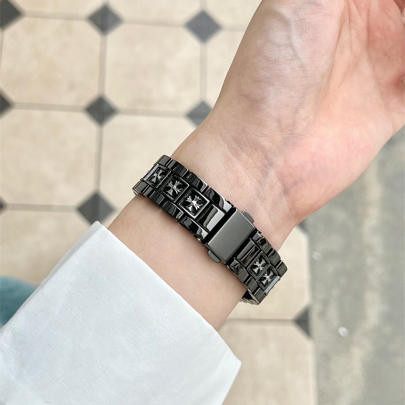 Kovová remienka na Apple Watch, šírka 20 mm, spona Snap, hmotnosť 55,8 g, uvedená 2024