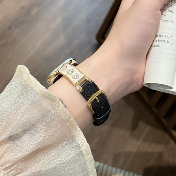 Apple Watch szíj valódi bőrből, csillag gyémánt díszítés, fémes kialakítás, tűs csatok, kompatibilis az Apple Watch-cel