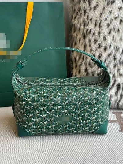 Dumpling alakú kozmetikai táska, PVC anyag, cipzáras záródás, belső zsebek telefon és személyi igazolvány számára, vászon bélés