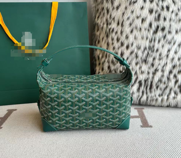 Dumpling alakú kozmetikai táska, PVC anyag, cipzáras záródás, belső zsebek telefon és személyi igazolvány számára, vászon bélés