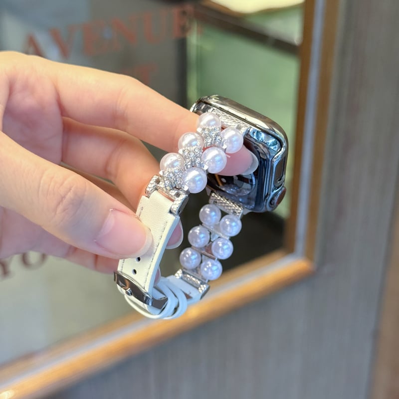 Remen za Apple Watch Show off: biser i koža, dvostruki red perli, kopča s iglom, moderan stil, kompatibilan s Apple Watch
