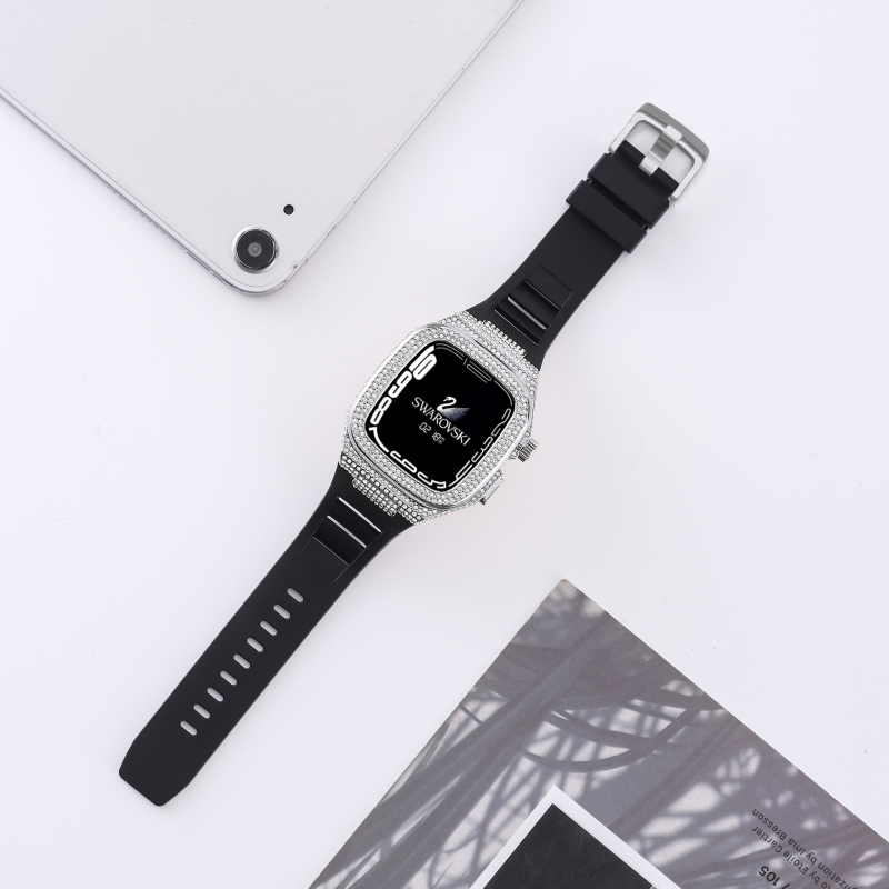 Remienok pre Apple Watch 10 s kryštálovým puzdrom a integrovaným plášťom zo tekutého silikónu