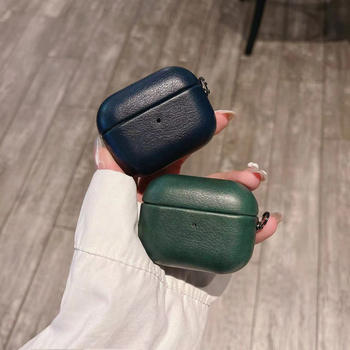 Apple AirPods védő kemény tok – műbőr, velúr, PC; matt felület; kézzel készített; kompatibilis AirPods 1/2/3/4 és Pro 2