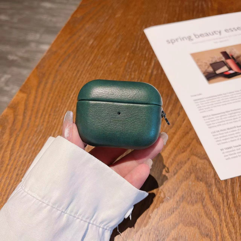 Apple AirPods védő kemény tok – műbőr, velúr, PC; matt felület; kézzel készített; kompatibilis AirPods 1/2/3/4 és Pro 2