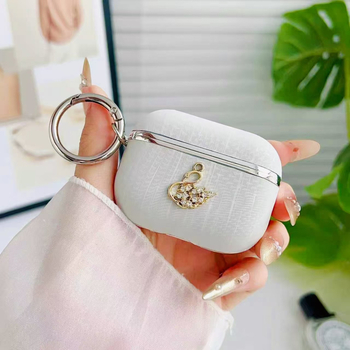 AirPods Pro tok bőrtapintású textúrával és strasszköves díszítéssel, teljes lefedésű ütésálló védelem, PC anyagú, elektroplakált felülettel (kompatibilis az AirPods Pro 1. és 2. generációjával).