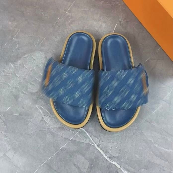 Moteriškos natūralios odos reljefinės sandalės su Velcro užtrauktuku, stora padas