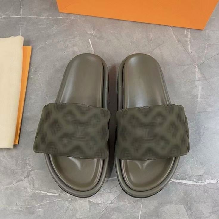 Moteriškos natūralios odos reljefinės sandalės su Velcro užtrauktuku, stora padas