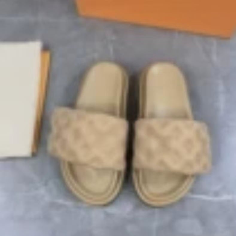 Moteriškos natūralios odos reljefinės sandalės su Velcro užtrauktuku, stora padas