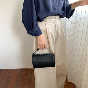 Ženska crossbody torba, horizontalni kvadratni oblik, PU koža, poliester podstava, zatvarač, dvostruki remeni