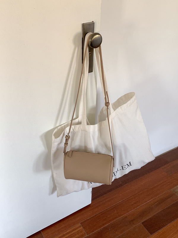 Ženska crossbody torba, horizontalni kvadratni oblik, PU koža, poliester podstava, zatvarač, dvostruki remeni