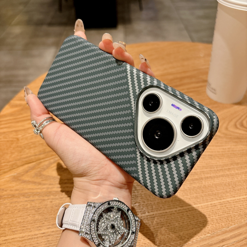 Carcasă de protecție cu model fibră de carbon pentru Huawei P80 Pro și P70 Pro, PC mat, prindere magnetică, rezistentă la șocuri, anti-derapant