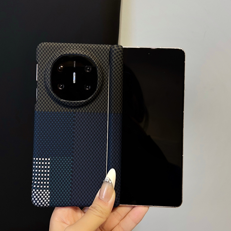 Huawei Mate X6 калъф за телефон със стил централна ос, PC материал, магнитно задържане, защита при изпускане и отвеждане на топлината