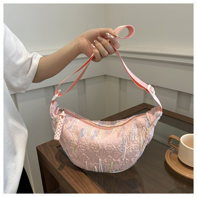 Ženska crossbody torbica u Dumpling stilu, najlon, zatvaranje na zip, poliester podstava, s jednim remenom