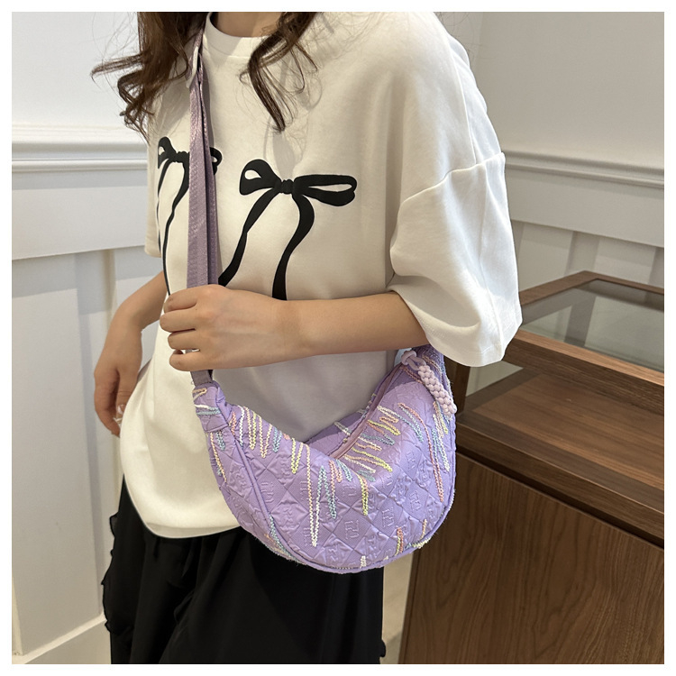 Ženska crossbody torbica u Dumpling stilu, najlon, zatvaranje na zip, poliester podstava, s jednim remenom