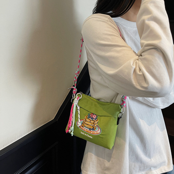 Meow House Ženska crossbody torba u japanskom stilu, izšivana torba za rame, dnevna kozmetička torba, svestrana torba za telefon