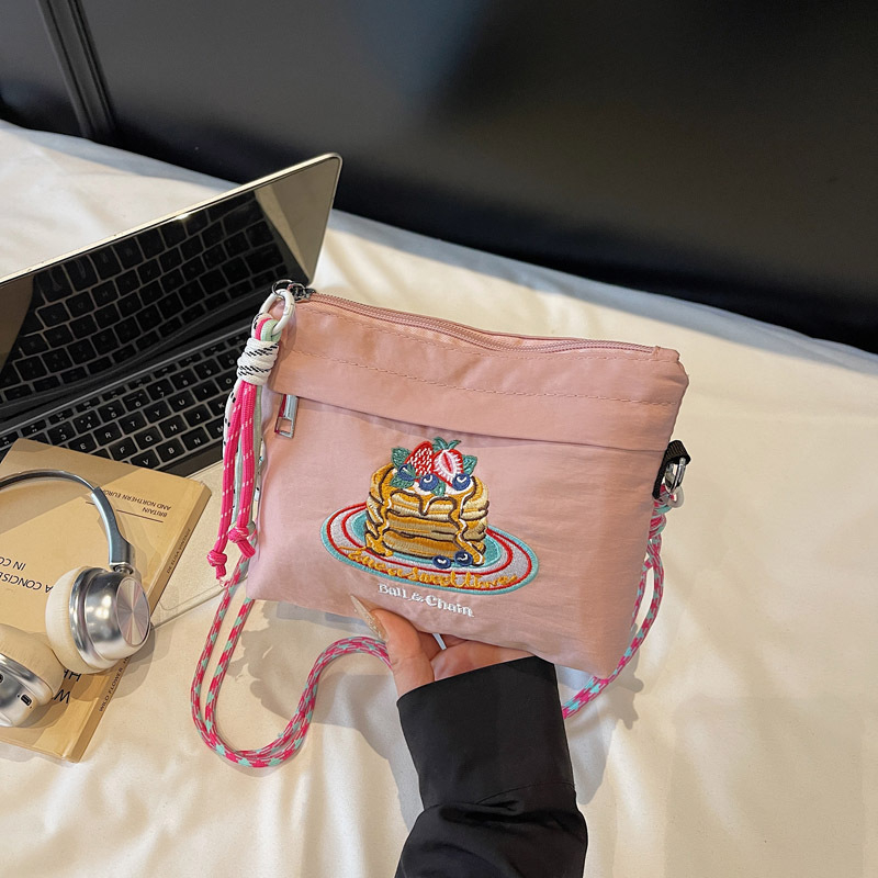 Meow House Ženska crossbody torba u japanskom stilu, izšivana torba za rame, dnevna kozmetička torba, svestrana torba za telefon