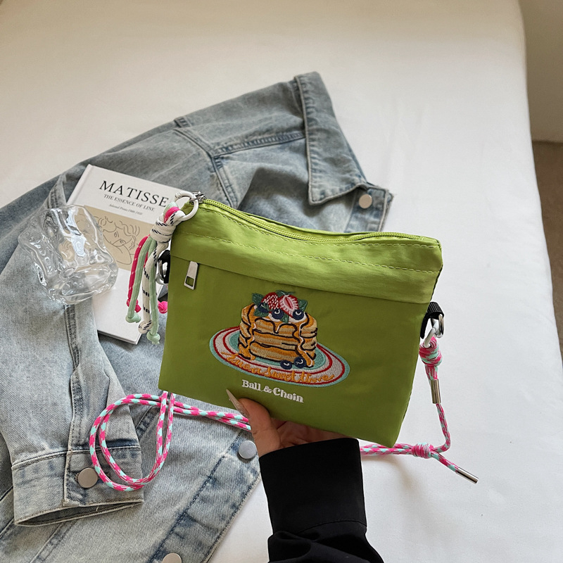 Meow House Ženska crossbody torba u japanskom stilu, izšivana torba za rame, dnevna kozmetička torba, svestrana torba za telefon