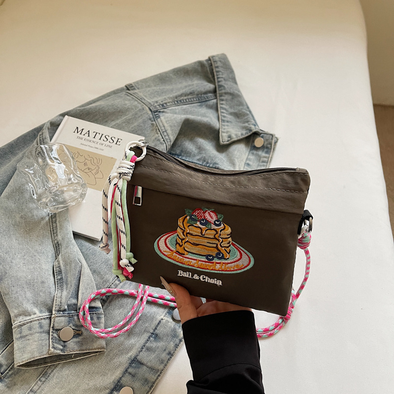 Meow House Ženska crossbody torba u japanskom stilu, izšivana torba za rame, dnevna kozmetička torba, svestrana torba za telefon