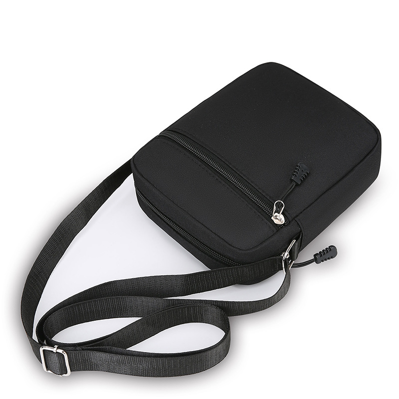 Ženska crossbody torba - Oxford tkanina, vertikalni kvadratni oblik, zatvaranje zipom, podstava od poliestera, unutarnja pretinica za telefon