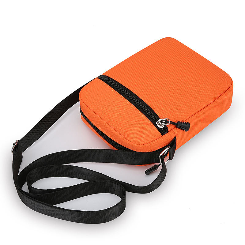 Ženska crossbody torba - Oxford tkanina, vertikalni kvadratni oblik, zatvaranje zipom, podstava od poliestera, unutarnja pretinica za telefon