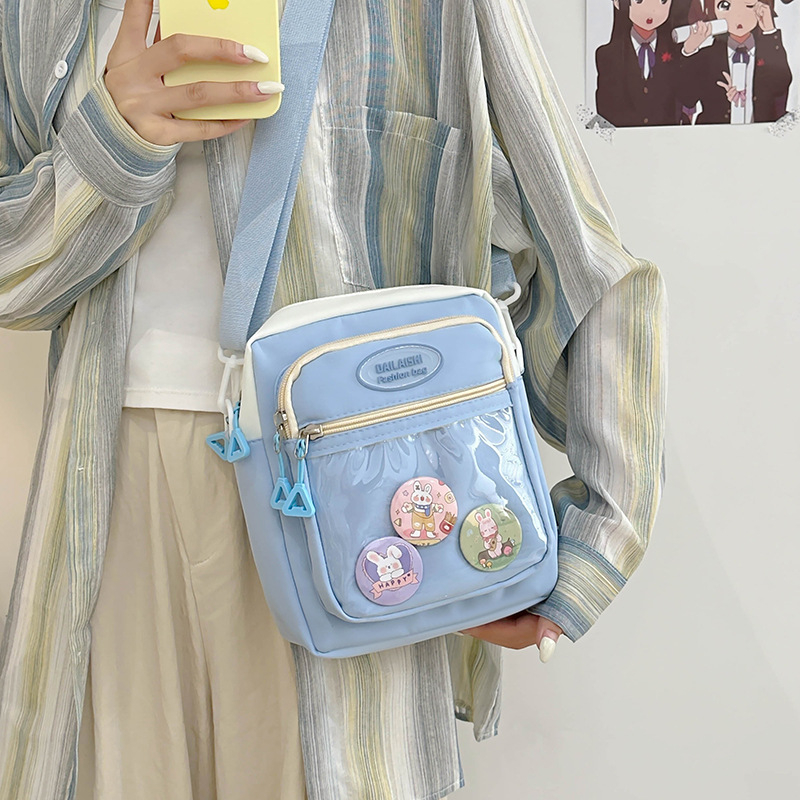 Nylon torbica za rame, crossbody stil – vertikalni kvadratni oblik, zatvarač, unutarnji džepovi za telefon, identifikacijsku karticu i kameru