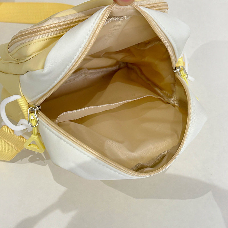 Nylon torbica za rame, crossbody stil – vertikalni kvadratni oblik, zatvarač, unutarnji džepovi za telefon, identifikacijsku karticu i kameru