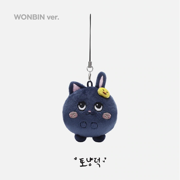 Мини плюшена висулка‑кукла — супер мека къса плюш, пълнеж PP cotton, подходяща за възраст 14+