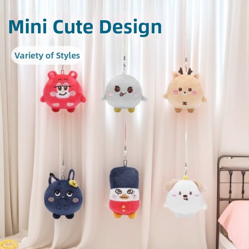 Мини плюшена висулка‑кукла — супер мека къса плюш, пълнеж PP cotton, подходяща за възраст 14+