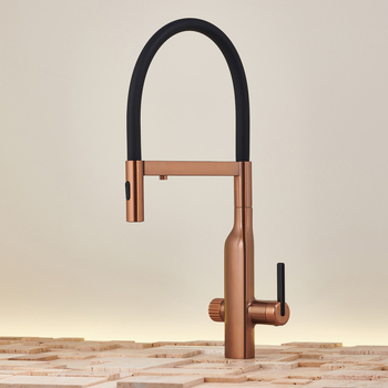 Три в едно месингов кухненски смесител за мивка с филтър за топла и студена вода, издърпващ пръскалник, никелирано покритие, керамичен диск клапан