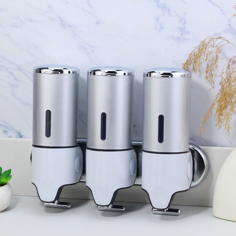 ABS пластмасов стенен дозатор за сапун/дезинфектант, с три дюзи, ръчно натискане, хромирана повърхност, модерен стил