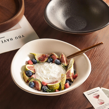 Vas ceramic pentru mese, formă neregulată, compatibil cu microundele, suprafață glazurată, stil modern minimalist