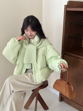 Geacă de puf pentru femei, cu guler înalt (izolație groasă, material nylon, umplutură din puf alb de rață, lungime scurtă)