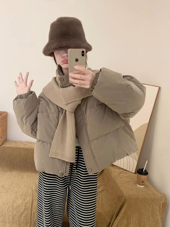 Geacă de puf pentru femei, cu guler înalt (izolație groasă, material nylon, umplutură din puf alb de rață, lungime scurtă)