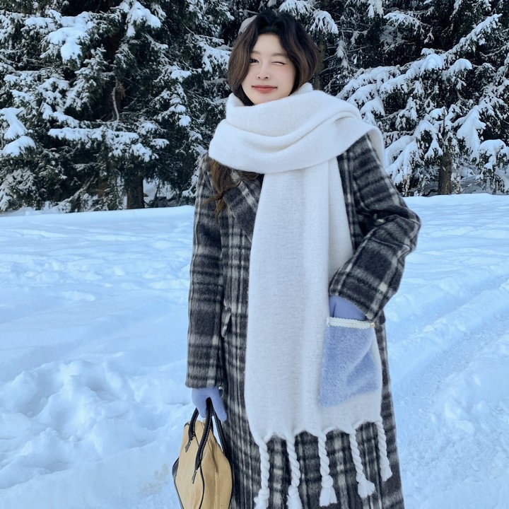 Kaixiu kabatas šalle no mākslīgā kašmīra, warp adījums, silts, rudens 2024