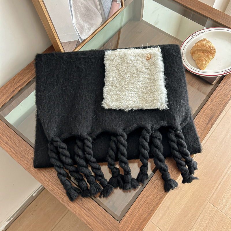 Kaixiu kabatas šalle no mākslīgā kašmīra, warp adījums, silts, rudens 2024