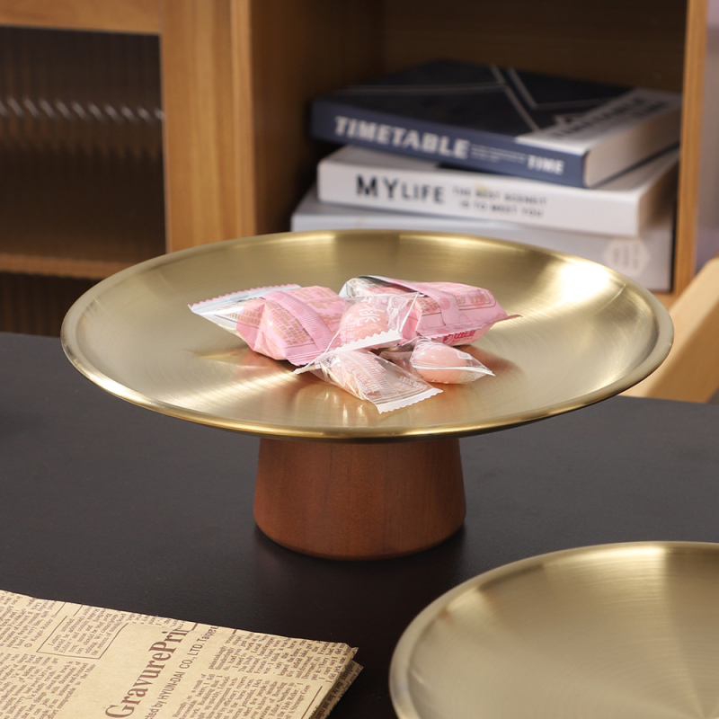 Плодово-десертна чиния на поднос от твърдо дърво с акценти от неръждаема стомана – луксозен ретро стил за дневна и чайна стая.