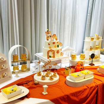 Пластмасов дисплей за десерти – плодова чиния, модерен минималистичен стил, първа класа, лансиран през лятото на 2021